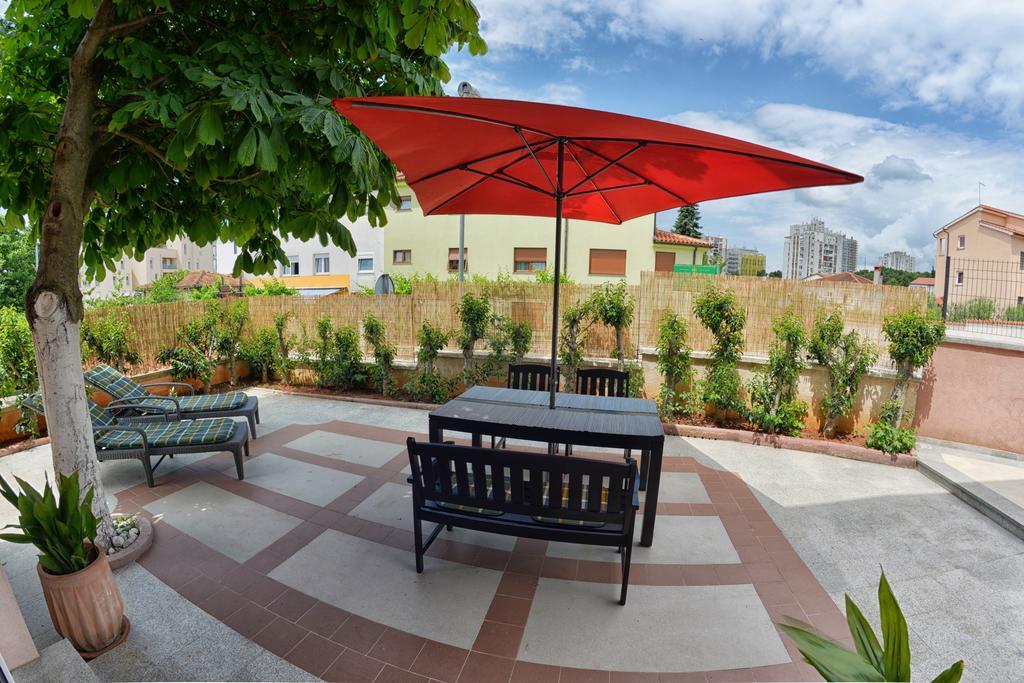 Apartments Sablic Пула Екстериор снимка