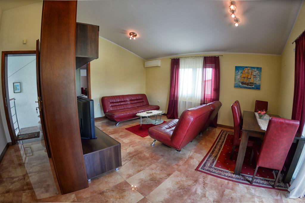 Apartments Sablic Пула Екстериор снимка